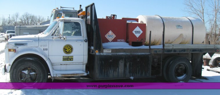 image for item 5440 1971 Chevrolet C/60 service truck