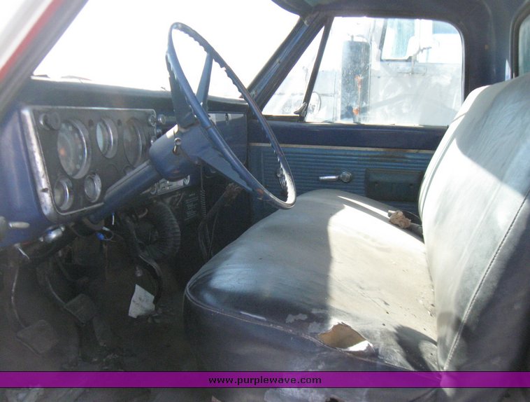 image for item 5440 1971 Chevrolet C/60 service truck