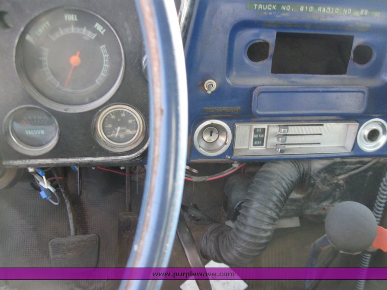 image for item 5440 1971 Chevrolet C/60 service truck