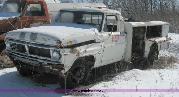 image for item 5445 1970 Ford F 350 pickup