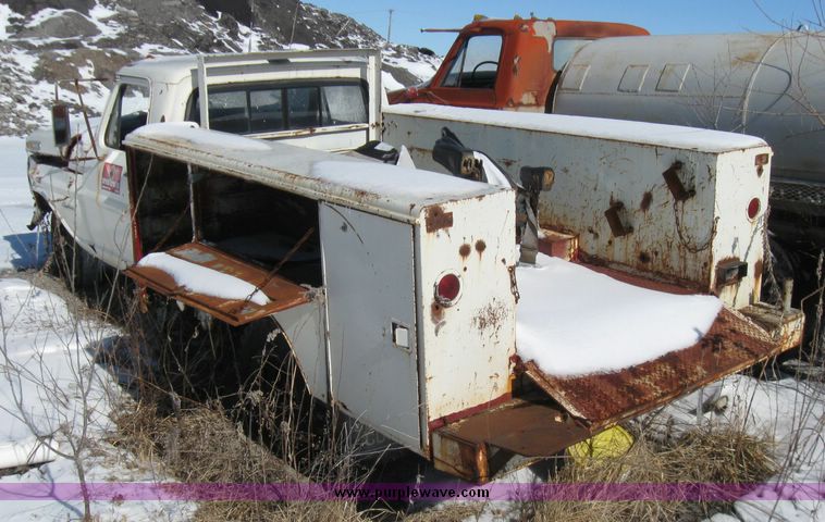 image for item 5445 1970 Ford F 350 pickup