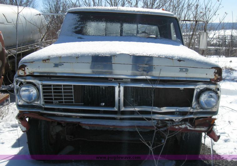 image for item 5445 1970 Ford F 350 pickup