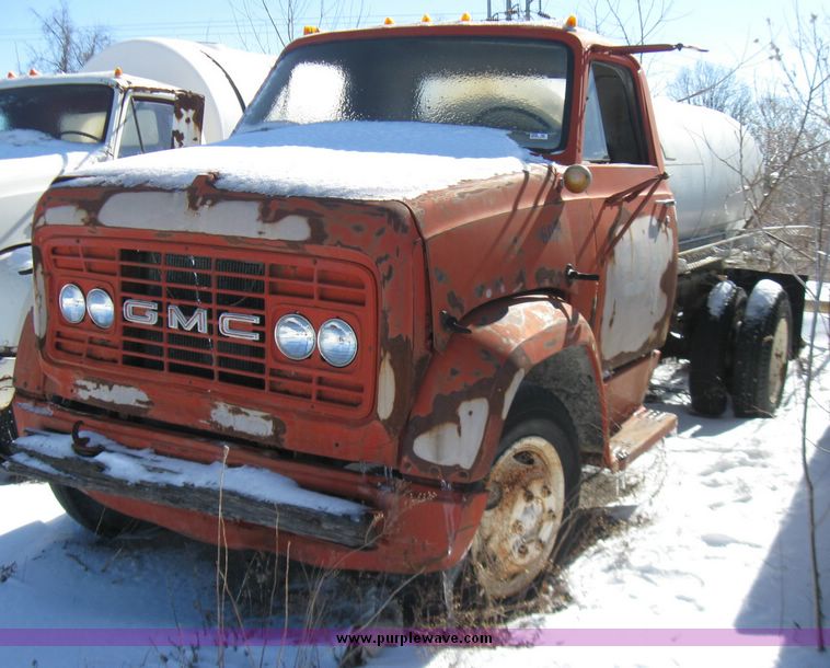 image for item 5446 1967 GMC water truck