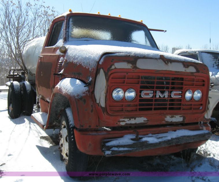 image for item 5446 1967 GMC water truck