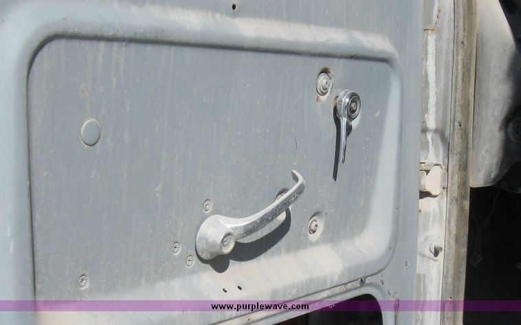 image for item 5448 1974 Ford 880 dump truck