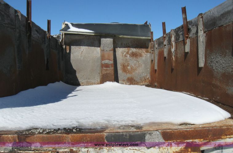 image for item 5448 1974 Ford 880 dump truck