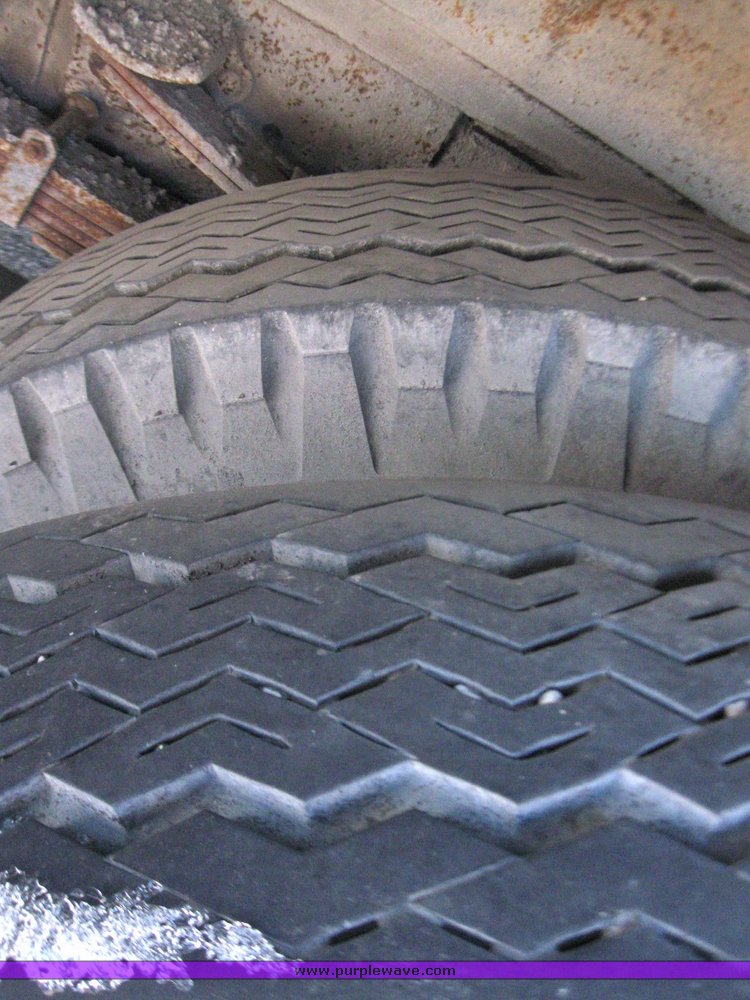 image for item 5449 1971 GMC cab and chassis