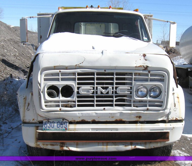 image for item 5477 1967 GMC flatbed truck