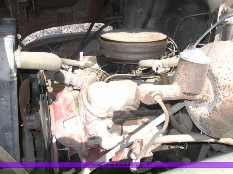 image for item 5477 1967 GMC flatbed truck