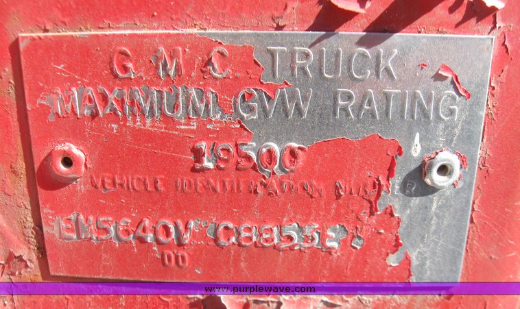 image for item 5477 1967 GMC flatbed truck