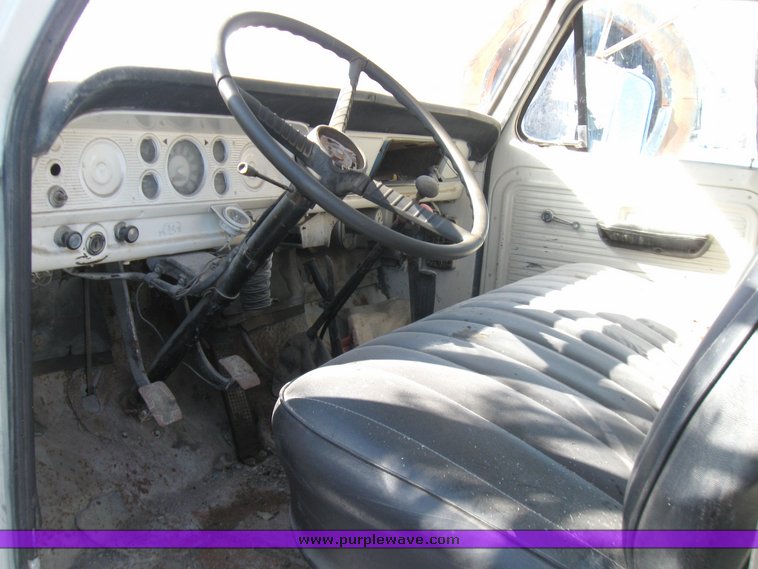 image for item 5478 1969 Ford flatbed truck