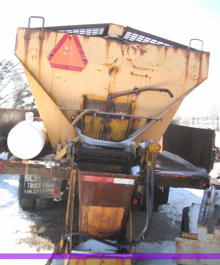 image for item 5478 1969 Ford flatbed truck