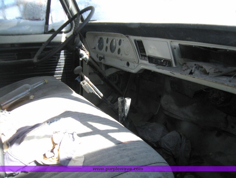 image for item 5479 1972 Ford cab and chassis