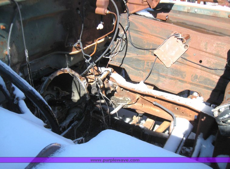 image for item 5479 1972 Ford cab and chassis