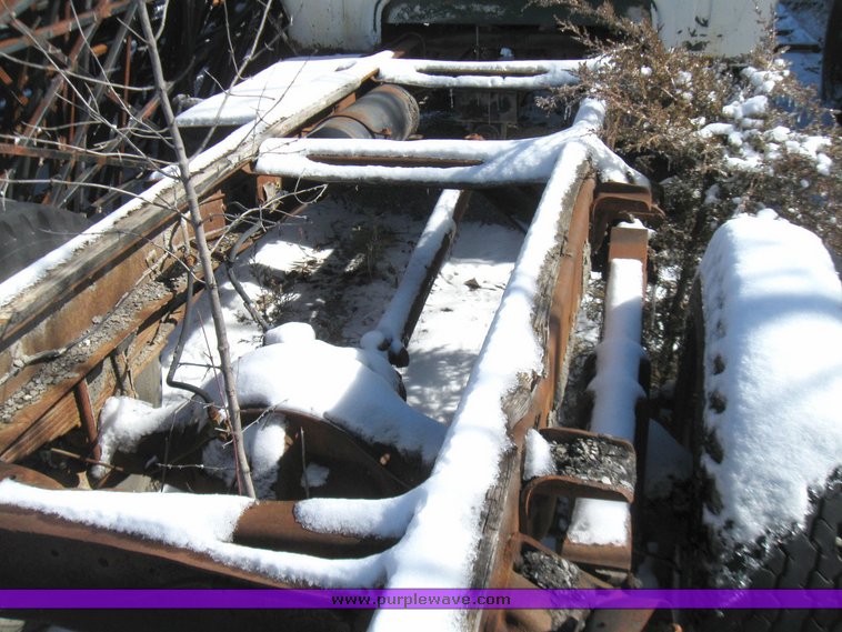 image for item 5479 1972 Ford cab and chassis