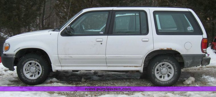 image for item 5506 2000 Ford Explorer XL