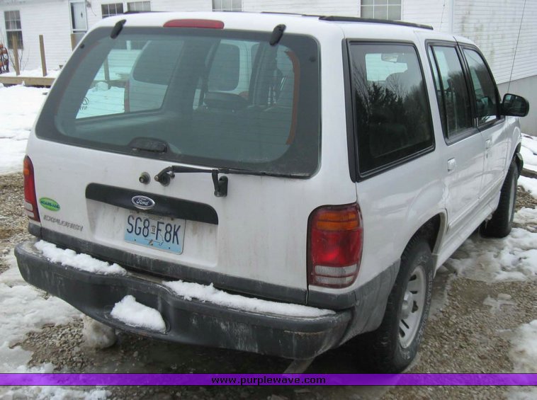 image for item 5506 2000 Ford Explorer XL