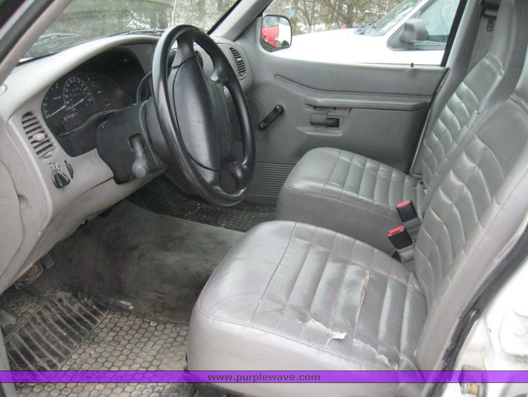 image for item 5506 2000 Ford Explorer XL