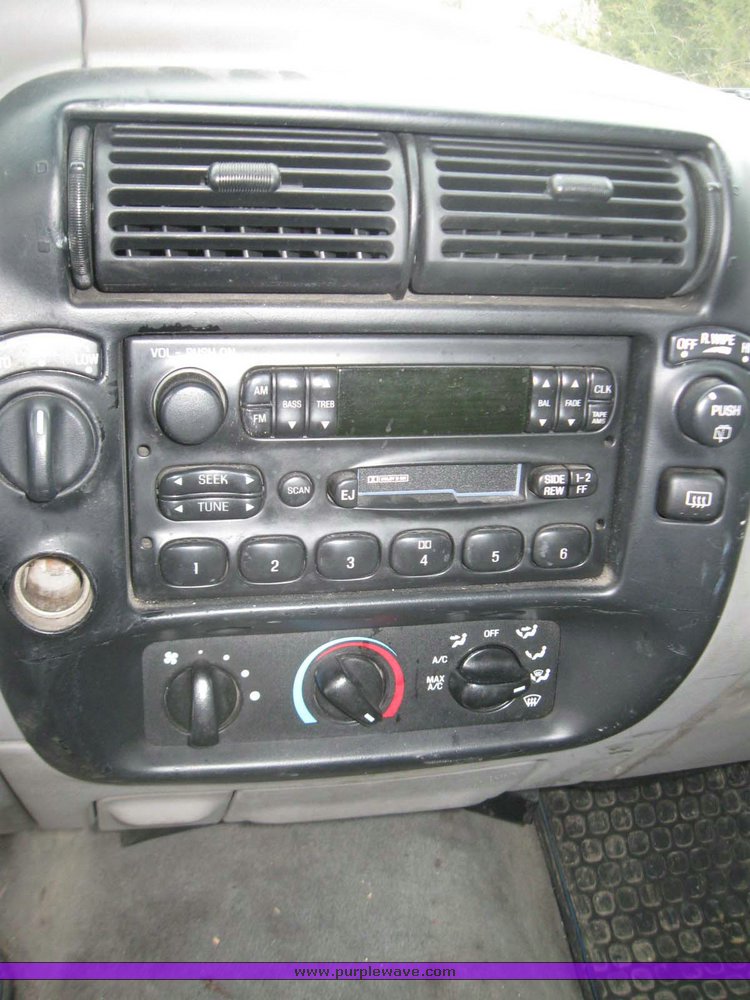 image for item 5506 2000 Ford Explorer XL