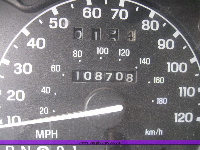 image for item 5506 2000 Ford Explorer XL