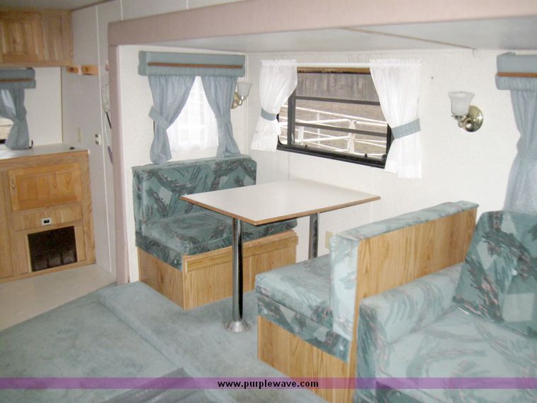 image for item 5570 1993 Sierra by Cobra camper trailer