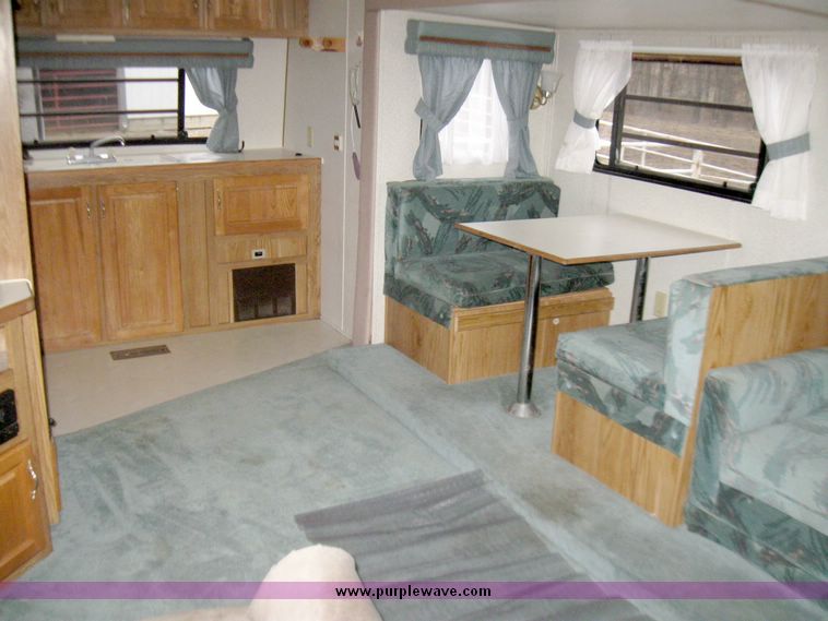 image for item 5570 1993 Sierra by Cobra camper trailer