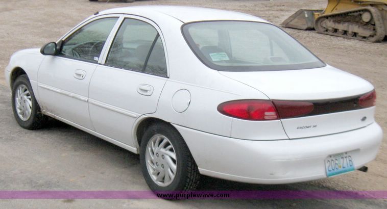image for item 5572 1999 Ford Escort