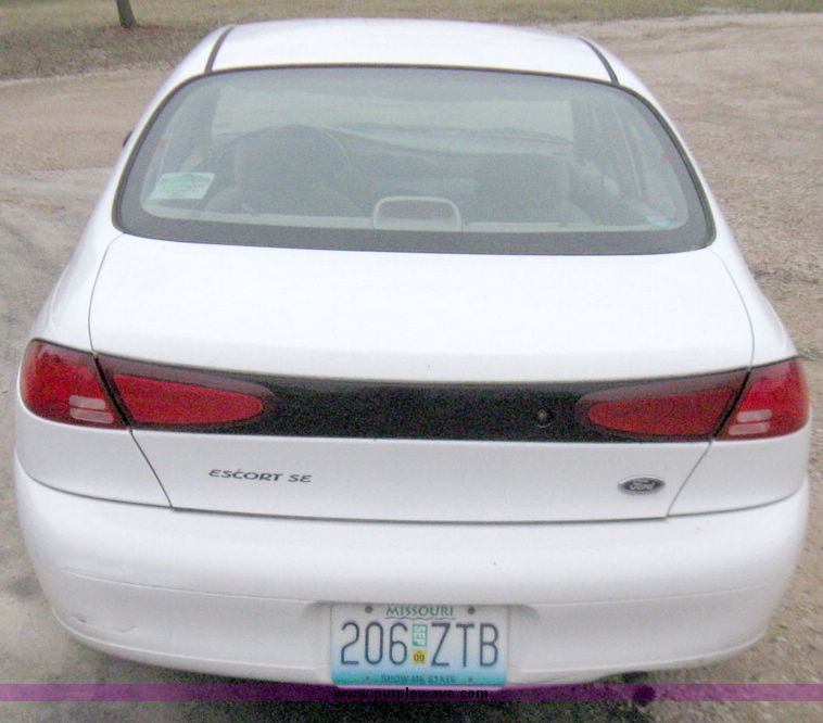 image for item 5572 1999 Ford Escort