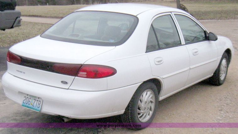 image for item 5572 1999 Ford Escort