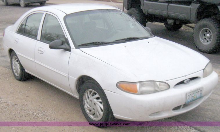 image for item 5572 1999 Ford Escort