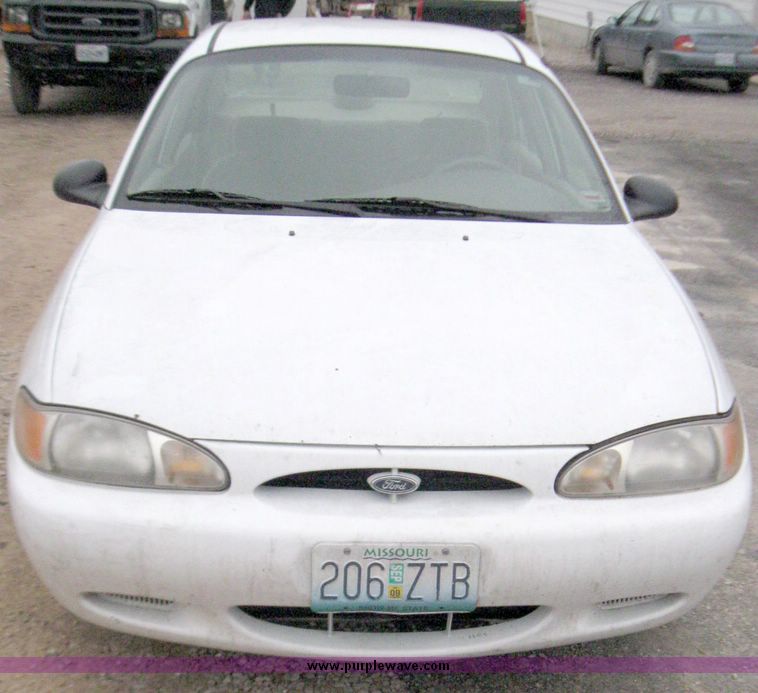 image for item 5572 1999 Ford Escort