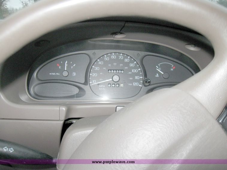 image for item 5572 1999 Ford Escort