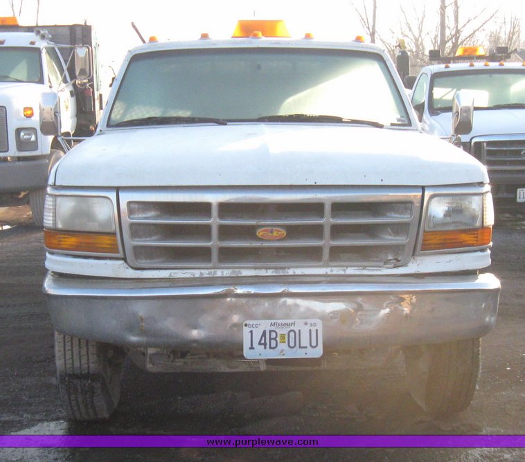 image for item 5574 1993 Ford F Super Duty pickup