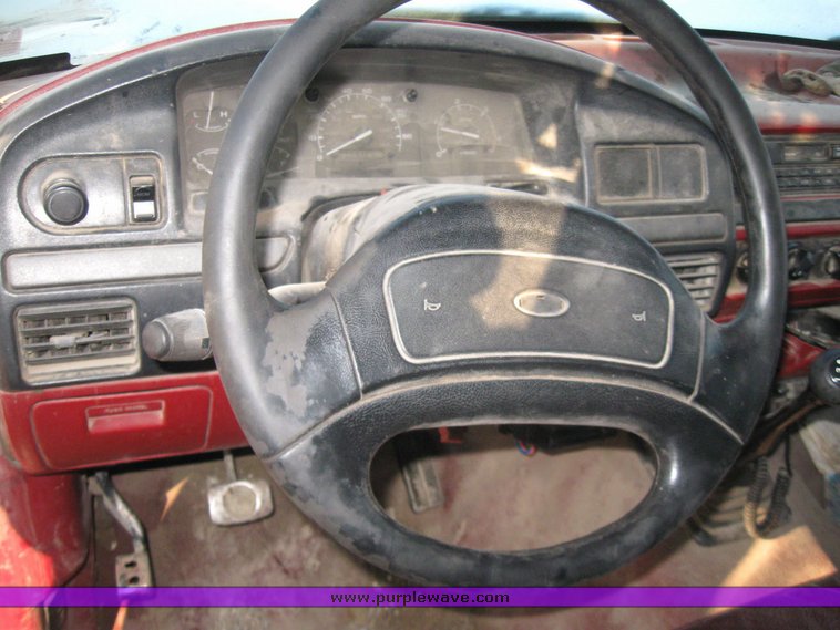 image for item 5574 1993 Ford F Super Duty pickup