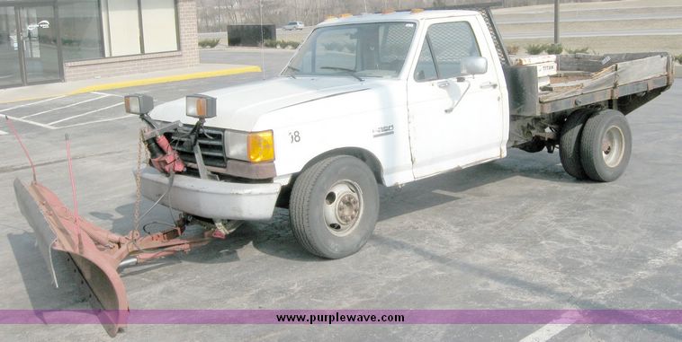 image for item 5581 1987 Ford F-350 pickup with flatbed