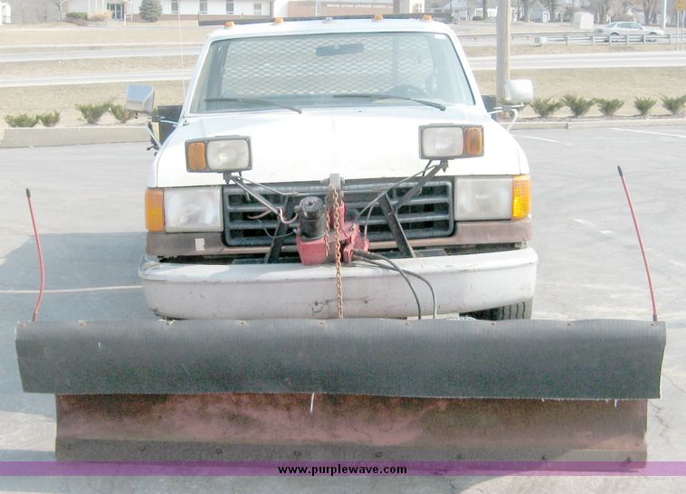 image for item 5581 1987 Ford F-350 pickup with flatbed