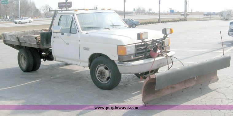 image for item 5581 1987 Ford F-350 pickup with flatbed