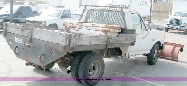 image for item 5581 1987 Ford F-350 pickup with flatbed