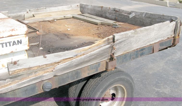 image for item 5581 1987 Ford F-350 pickup with flatbed