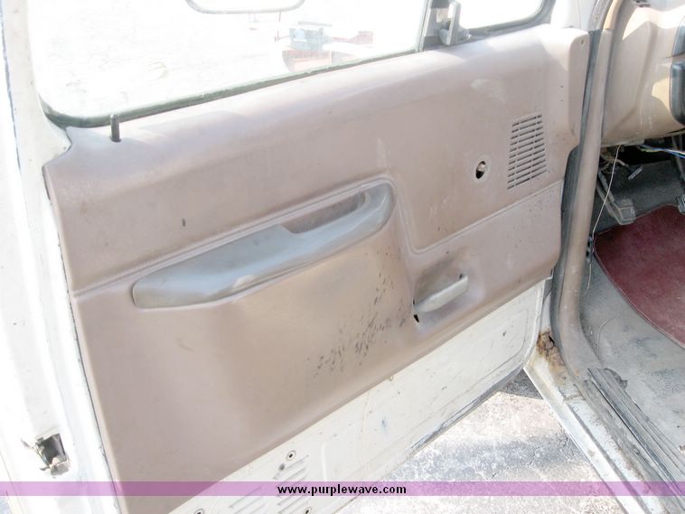 image for item 5581 1987 Ford F-350 pickup with flatbed