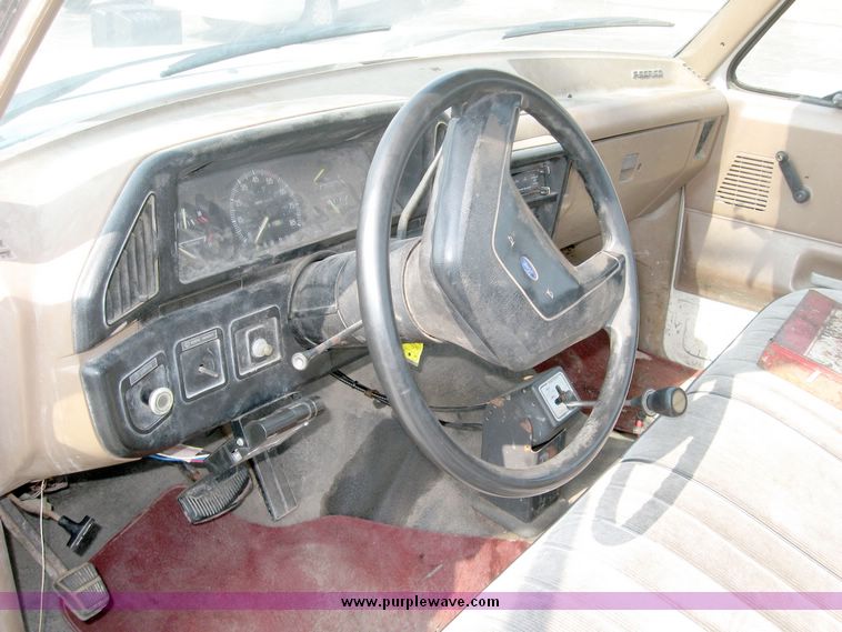 image for item 5581 1987 Ford F-350 pickup with flatbed