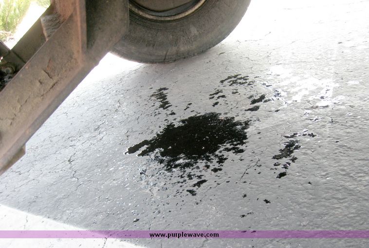 image for item 5581 1987 Ford F-350 pickup with flatbed