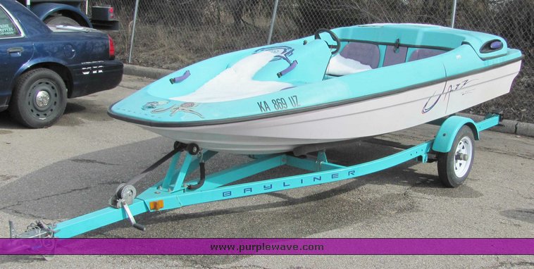 image for item 6693 Bayliner Jazz jet boat