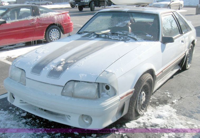 image for item 6994 1989 Ford Mustang GT