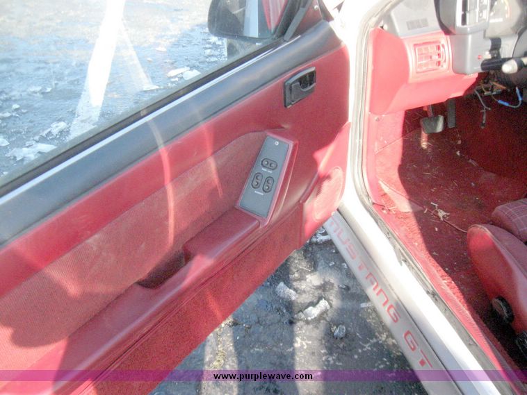 image for item 6994 1989 Ford Mustang GT