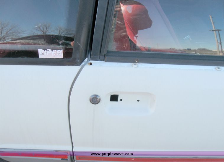 image for item 6994 1989 Ford Mustang GT