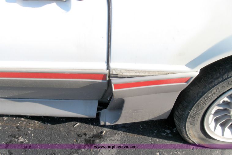 image for item 6994 1989 Ford Mustang GT