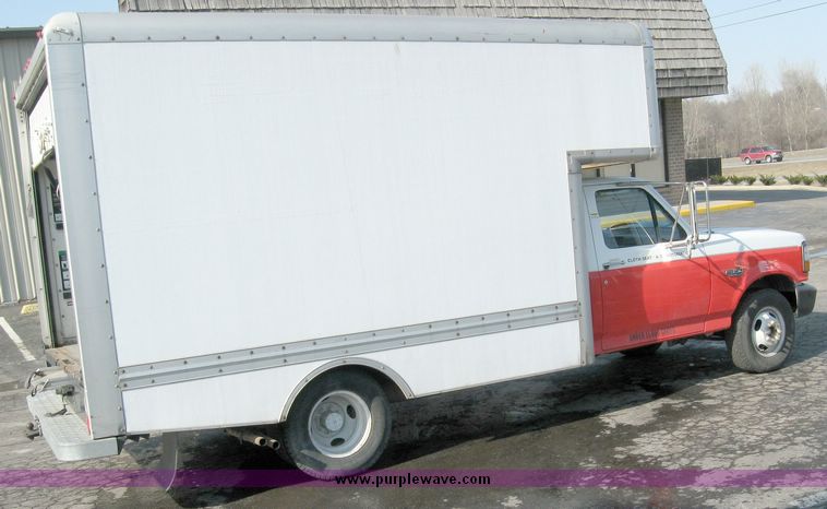 image for item 7001 1996 Ford F-350 box truck