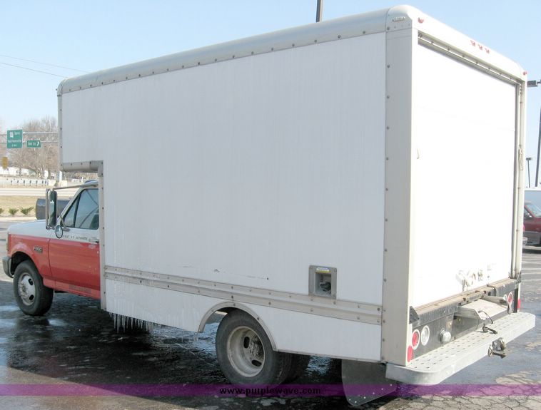 image for item 7001 1996 Ford F-350 box truck