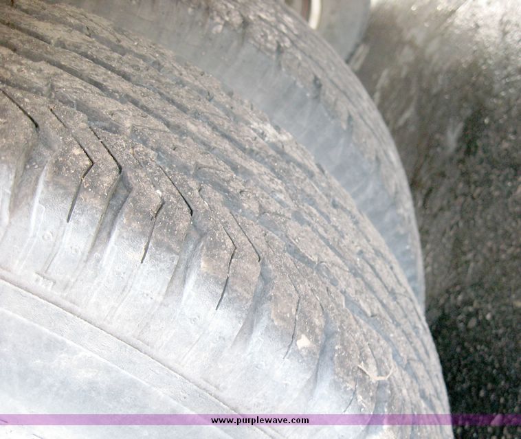 image for item 7001 1996 Ford F-350 box truck